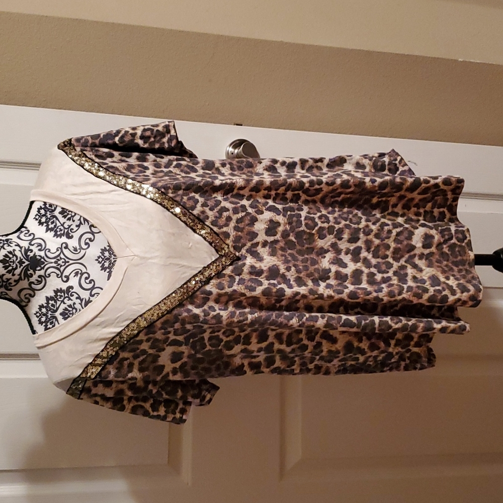 LAST CHANCE NWOT leopard and sequin shirt